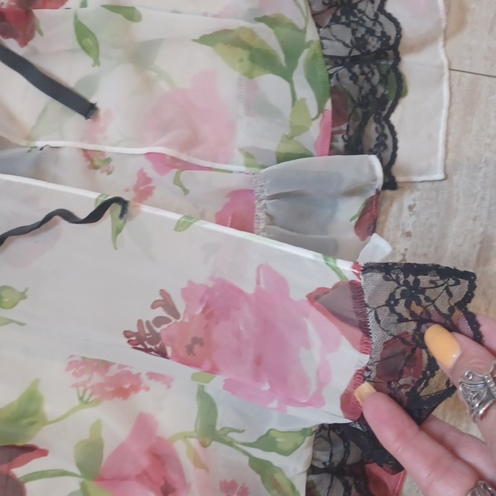 Victoria's Secret Elegant Sheer Lace Trim Rose Print Open Front Nightie - Picture 2 of 10
